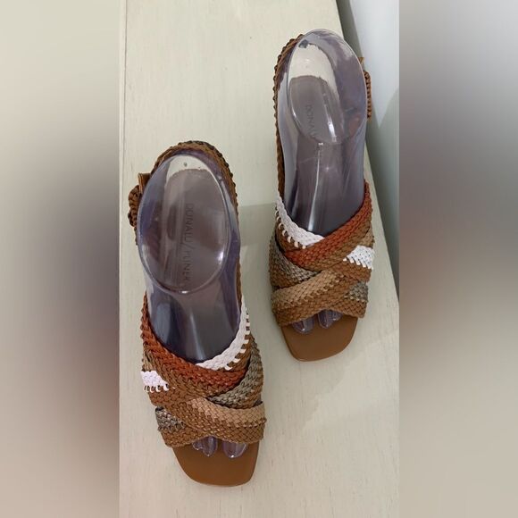 NWT - DONALD PLINER 'VARA' WOVEN LEATHER SANDAL WITH WOODEN HEEL - SIZE 6 - Picture 9 of 16